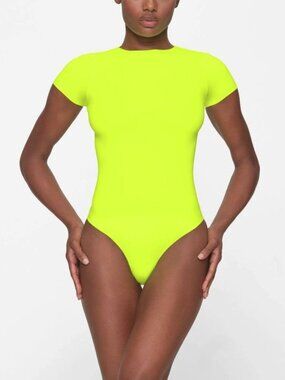 SKIMS Essentials T-shirt Bodysuit Yellow Highlighter Neon Yellow Size XXS-XS